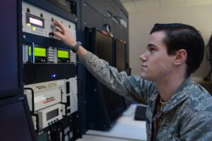 Lee más sobre el artículo Trabajo del Cuerpo de Marines: Analista de inteligencia de señales MOS 2629