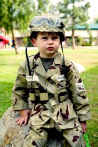 Lee más sobre el artículo ¿Es legal usar uniforme militar en Halloween?