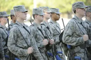 Lee más sobre el artículo Qué esperar del entrenamiento básico militar