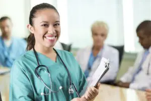 Lee más sobre el artículo Habilidades laborales importantes para asistentes médicos