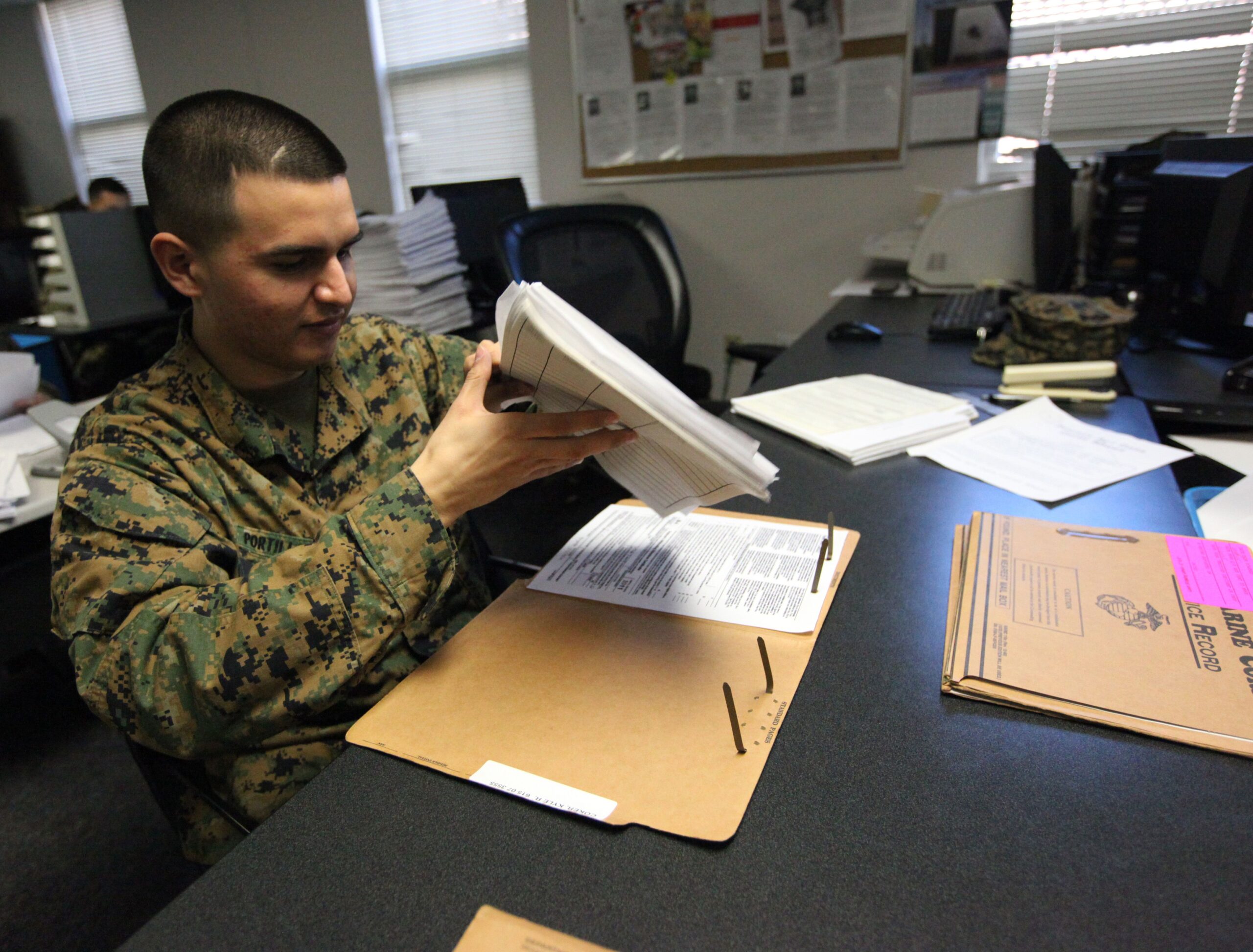 En este momento estás viendo Descripciones de trabajos para alistados del Cuerpo de Marines — 0151 MOS