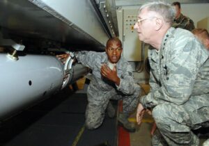 Lee más sobre el artículo Trabajo de la Fuerza Aérea: Especialista en Armas Nucleares AFSC 2W2X1