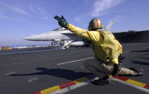 Lee más sobre el artículo Trabajo en la Marina: Aerotécnico