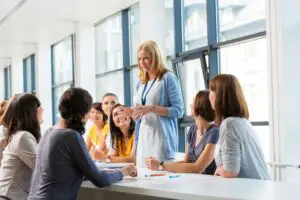 Lee más sobre el artículo 9 Habilidades de facilitación de reuniones para gerentes