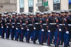 Lee más sobre el artículo La tradición de la noche del lío del Cuerpo de Marines