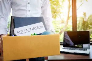 Lee más sobre el artículo Ejemplos de cartas de renuncia para contratistas y clientes