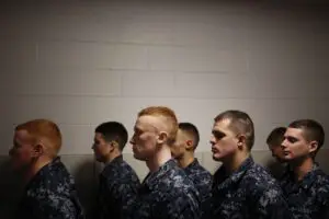 Lee más sobre el artículo Qué debe saber sobre el entrenamiento básico de la Marina