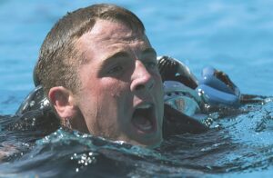 Lee más sobre el artículo Calificaciones de la prueba de natación de la Marina