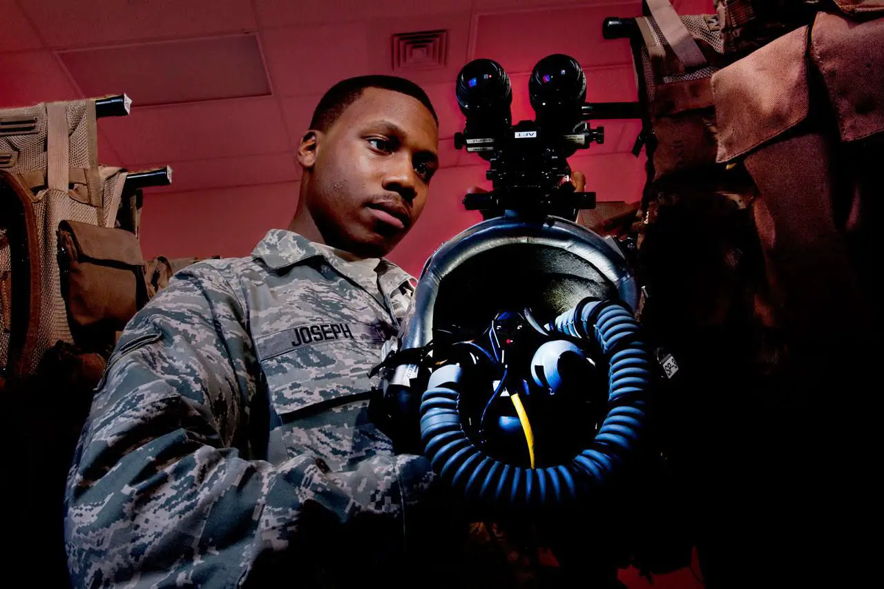 En este momento estás viendo Lo que debe saber Una carrera en Air Force 1P0X1 Aircrew Equipment
