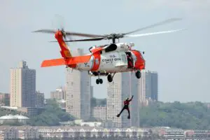 Lee más sobre el artículo Entrenamiento de nadador de rescate de la Guardia Costera