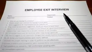 Lee más sobre el artículo Cómo las entrevistas de salida le brindan información sobre la retención de empleados