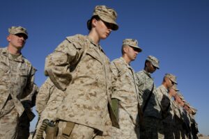 Lee más sobre el artículo Dependientes y estándares de alistamiento militar de EE. UU.