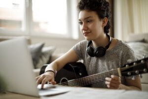 Lee más sobre el artículo Cómo grabar una demostración de música en casa de forma económica