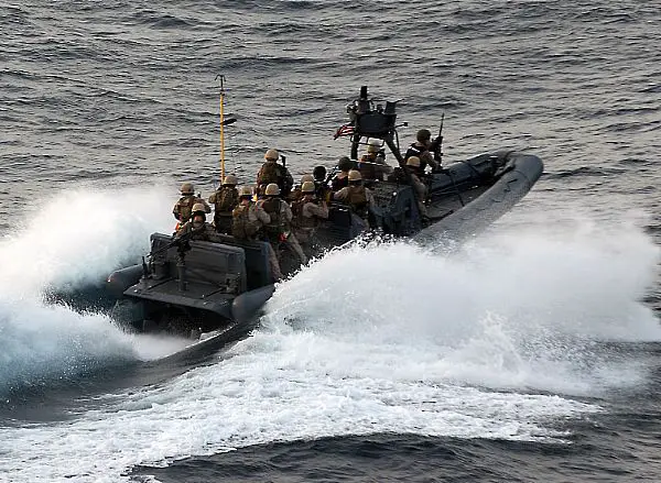 En este momento estás viendo Tripulante de embarcaciones de asalto fluvial del Cuerpo de Marines – MOS 0312