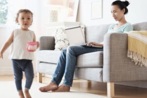 Lee más sobre el artículo Los 10 mejores trabajos para madres que se quedan en casa