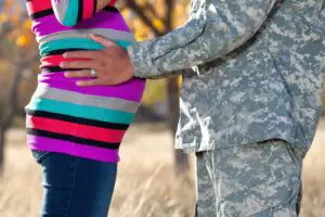 Lee más sobre el artículo Licencia por maternidad para mamás militares