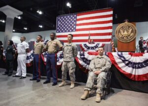 Lee más sobre el artículo ¿Pueden los no ciudadanos estadounidenses unirse al ejército de los Estados Unidos?